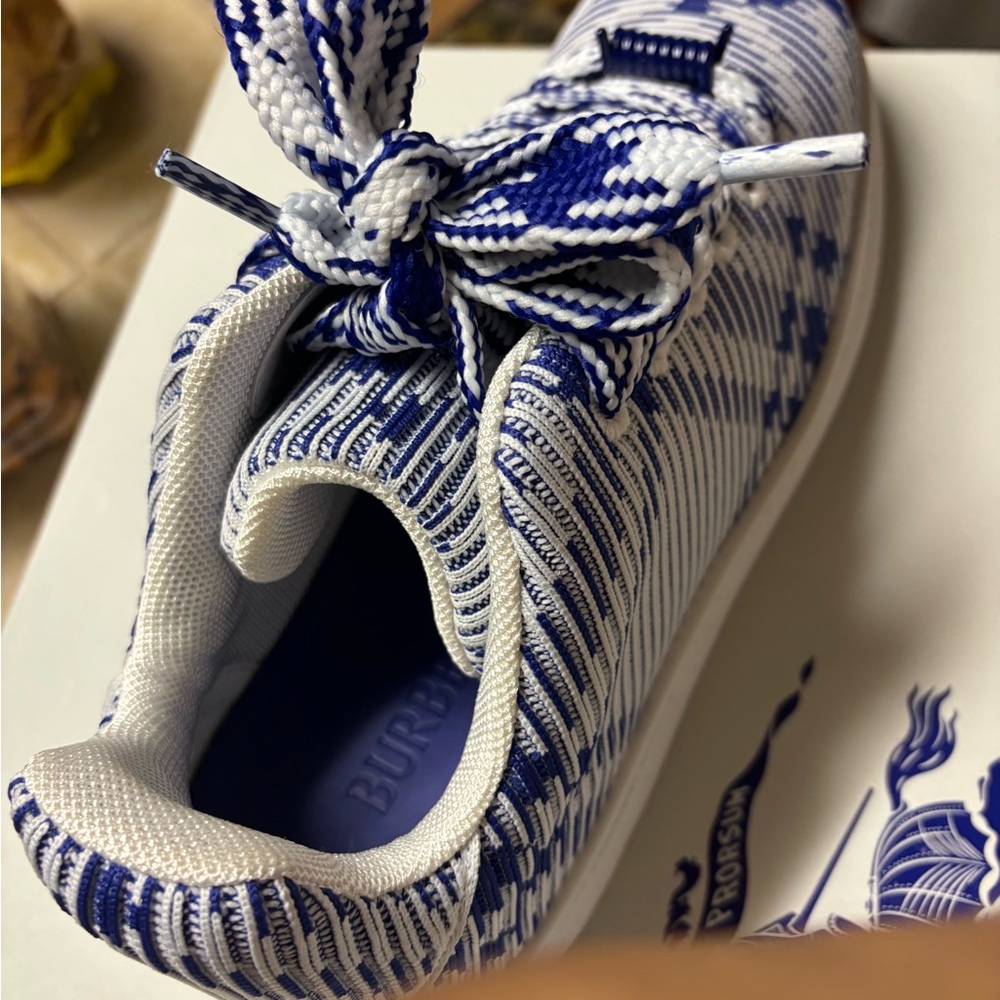 Burberry White and Blue Striped Sneakers - Picture 5 of 9